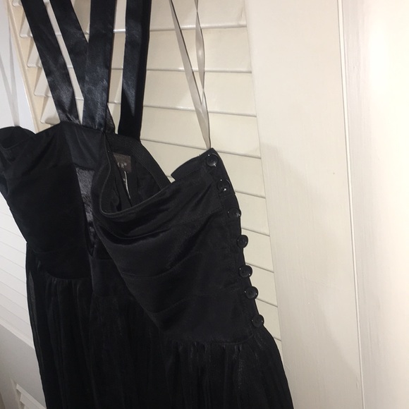 Halter top - Picture 2 of 5